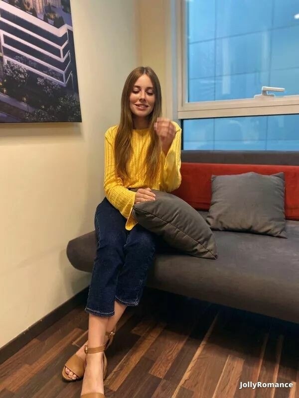 Anna Profile image 1