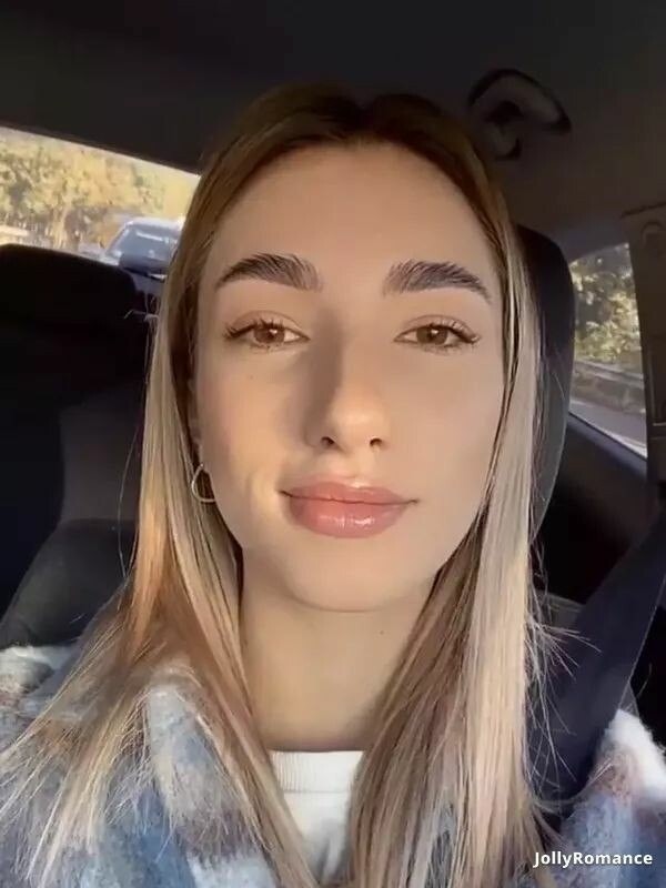Charlotte Profile image 4