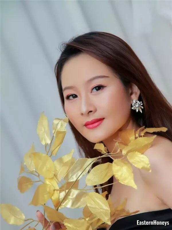 Jaslene Profile image 2