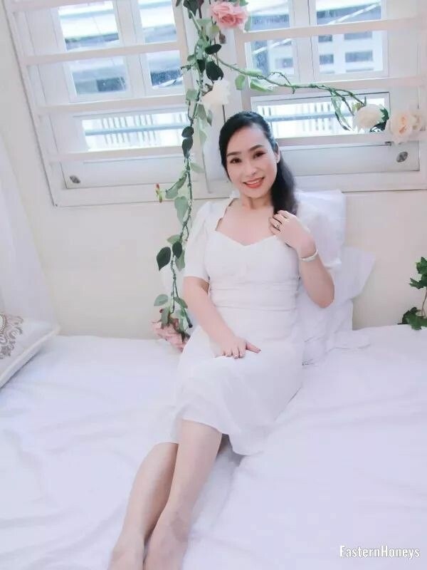 Christine Profile image 3