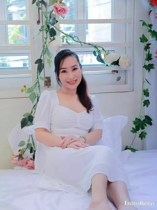 Christine Profile image 2