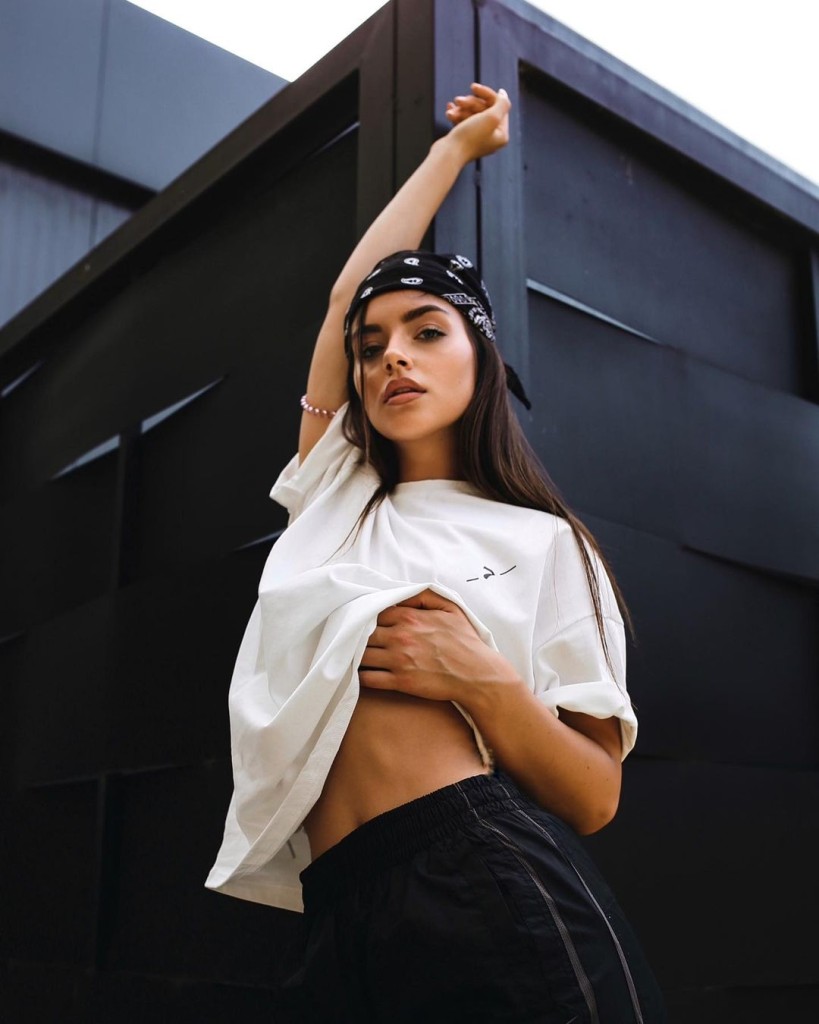 Alina Profile image 3