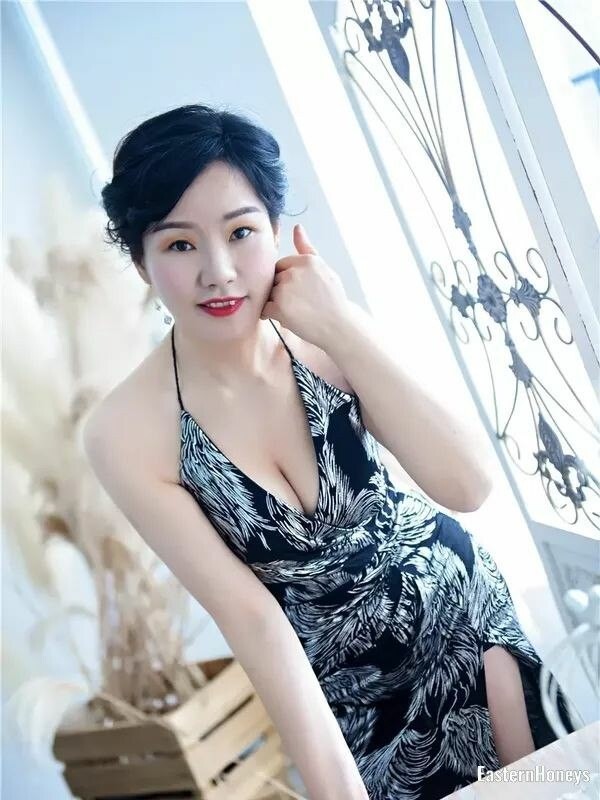 Hoang Profile image 1