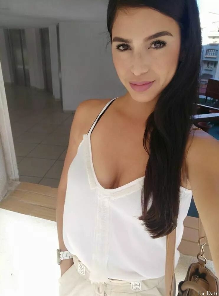 Estefany Profile image 4