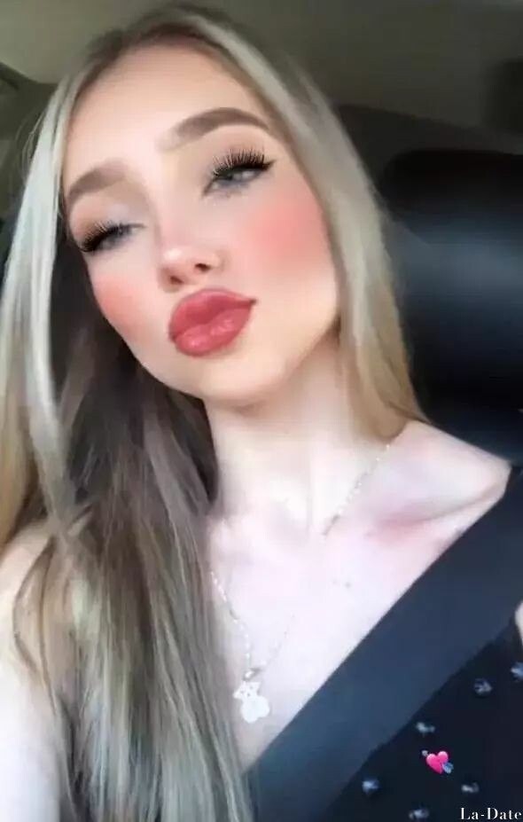 Adriana Profile image 1