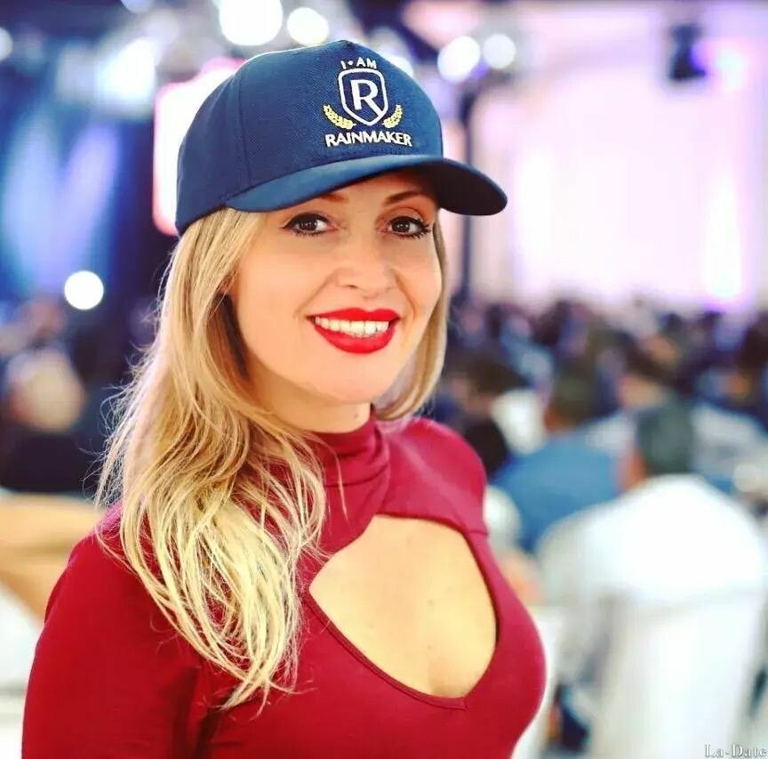 Fabiola Profile image 1