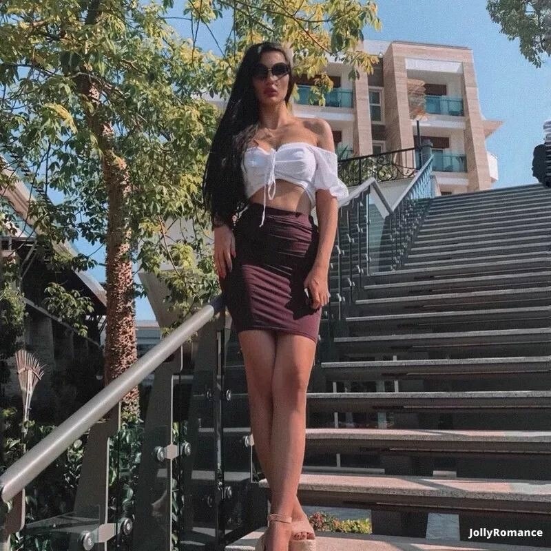 Lina Profile image 3