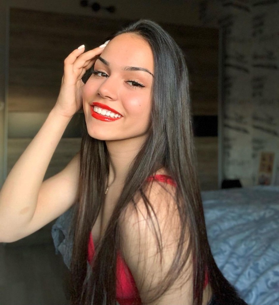 Viviana Profile image 1