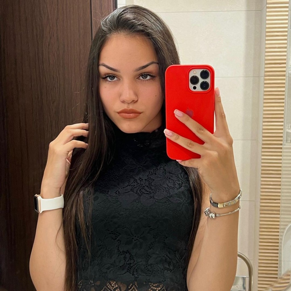 Viviana Profile image 2