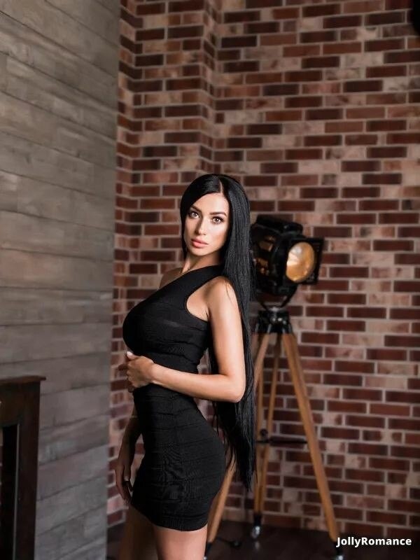 Anna Profile image 2