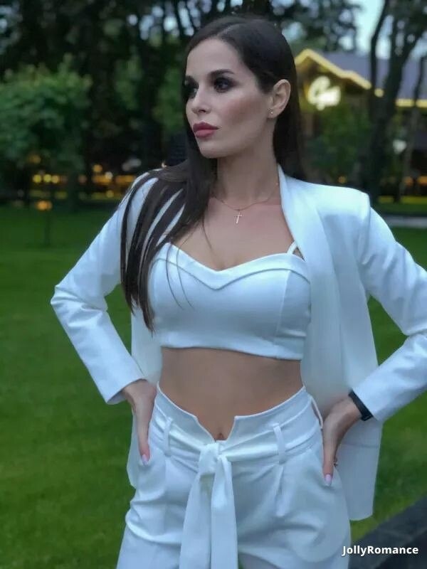 Ekaterina Profile image 1