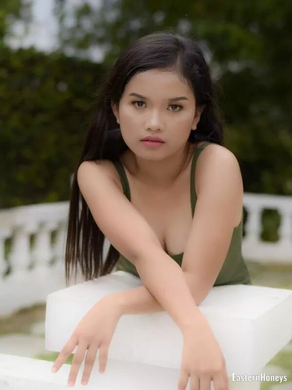 Karina Profile image 5