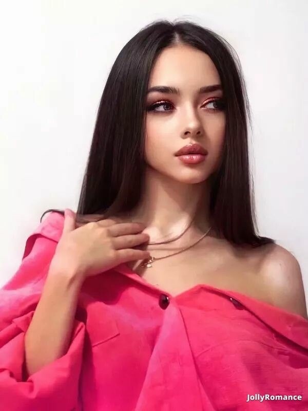 Charlotte Profile image 3